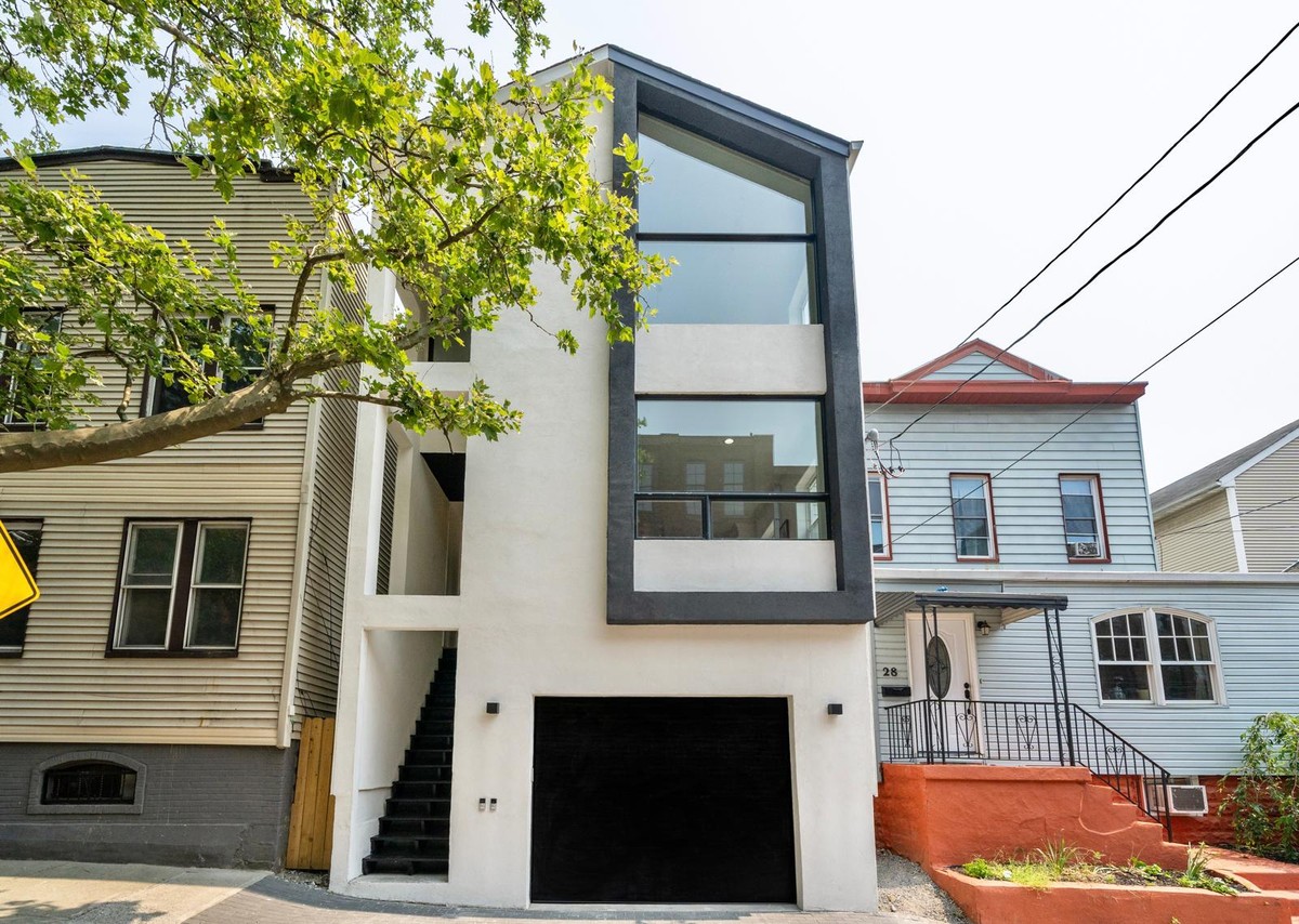 30 Wilkinson Avenue — additional view